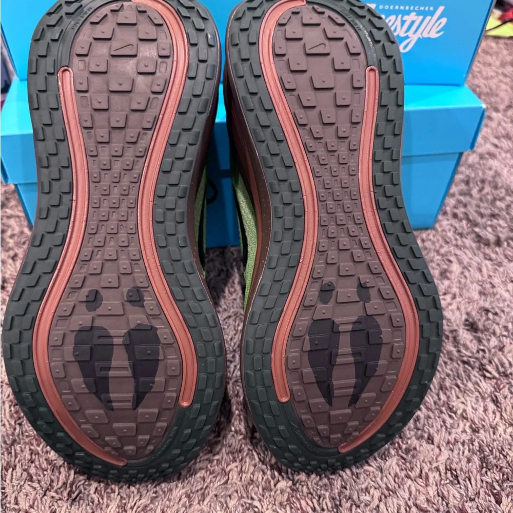 Sold Out! Women's Nike Vomero Plus Molly Sz 8 - Picture 5 of 7